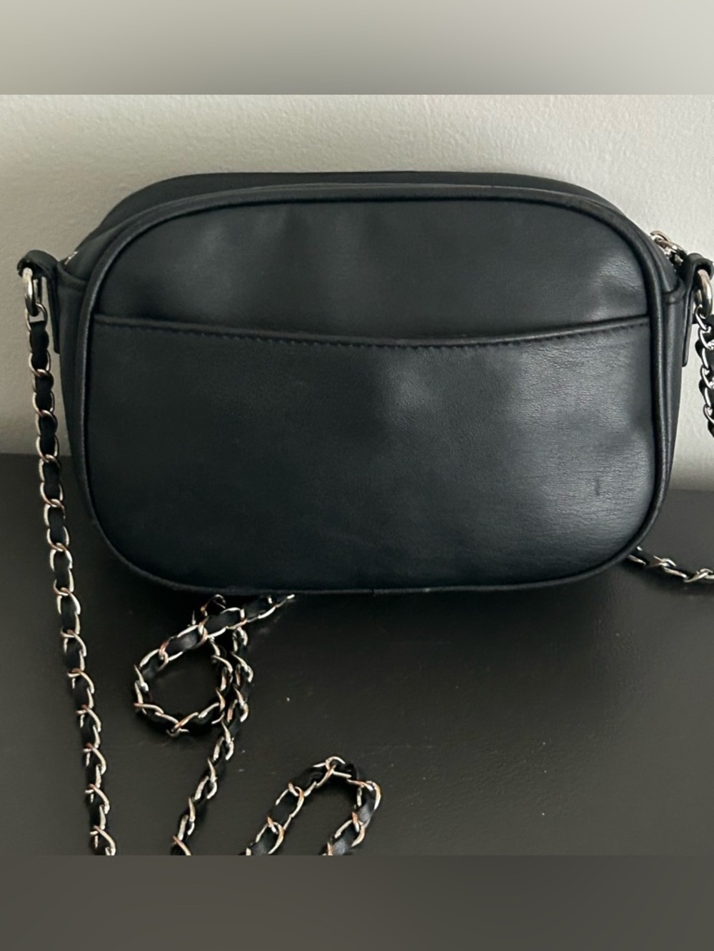 B. Makowsky Black Leather Crossbody Shoulder Bag Silver Hardware chain Strap - Picture 7 of 13
